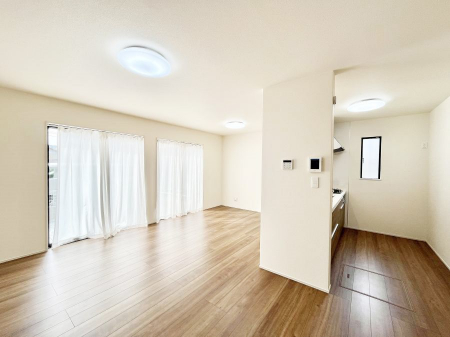 ���r���O�@�傫�ȑ����炽���Ղ�̗z���ƕ����������郊�r���O