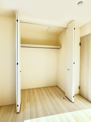 ���[�@�m���̃N���[�[�b�g�B���s��������̂Ō���̈ߗނ�����������܂�܂��B