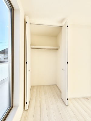 ���[�@�m���̃N���[�[�b�g�B���s��������̂Ō���̈ߗނ�����������܂�܂��B