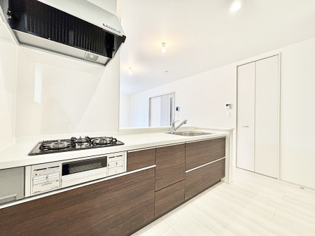 �L�b�`���@���������Ȃ��炲�Ƒ��Ƃ̉�b���y���߂�ΖʃJ�E���^�[�L�b�`��