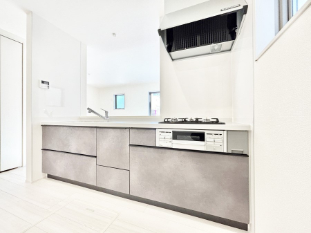 �L�b�`���@���r���O�ŗV�Ԃ��q�l�������Ȃ��炨�������ł���ΖʃL�b�`���B  