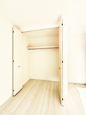 ���[�@�m���̃N���[�[�b�g�B���s��������̂Ō���̈ߗނ�����������܂�܂��B