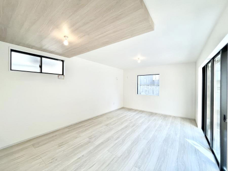 ���r���O�@�������������͋C�̂k�c�j�͉Ƒ��݂�Ȃ̉��K���  