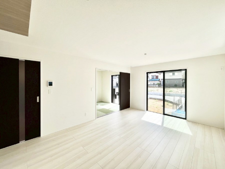 ̑ρ@אڂ̘aJ΂ɍLXԂ