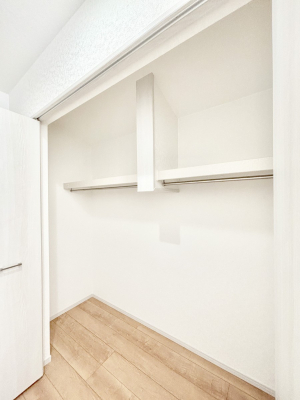 ���[�@�m���̃N���[�[�b�g�B���s��������̂Ō���̈ߗނ�����������܂�܂��B