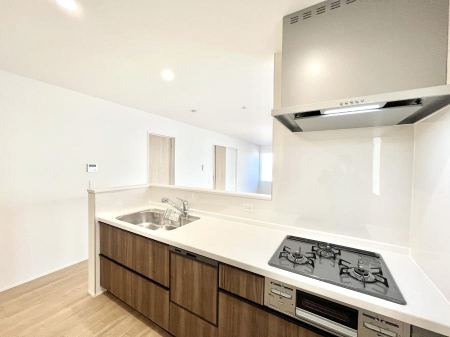 �L�b�`���@���������Ȃ���ł����Ƒ��Ƃ̉�b���y���߂�ΖʃL�b�`��