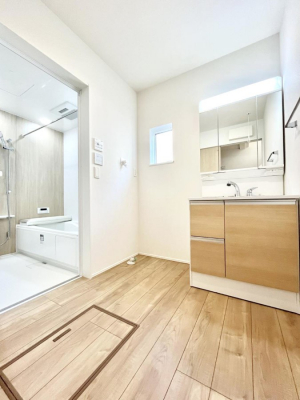 ���̑��@�������̂�����K��Ԃł��B�����̐g�x�x���C�����ǂ����g�������܂��B 