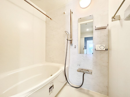 �����@����̔�������Ă���閾�邢�������̂���o�X���[��