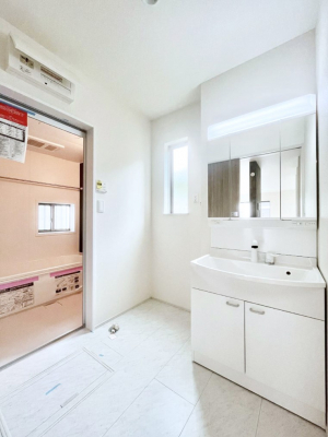 ̑@Ă̂ŎC̑ꏊłC\s܂B̐gxxCǂI