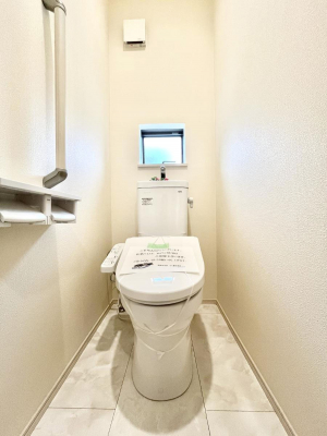 �g�C���@�g�C����1�K��2�K���ꂼ��ɔz�u����Ă��ĂƂĂ��֗��ł��B 