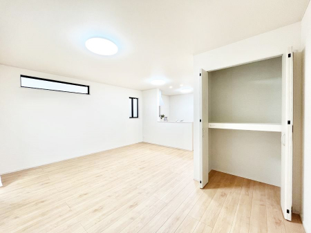 rO@ƊrO[tIU炩肪LDKXbLЕt܂