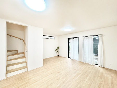 ̑ρ@ƑƂ̃R~jP[V[܂郊rOCKi̗p_CjO