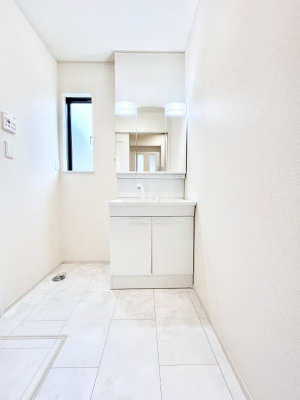 ���ʑ�E���ʏ��@��Ƃ�̐��ʃX�y�[�X�Œ��̐g�x�x���X���[�Y��