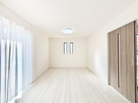 ���r���O�@�Ƒ��c���̎��Ԃ����������Ȃ��났�̃��r���O�_�C�j���O�B   