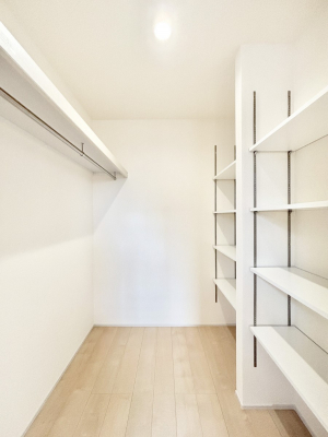 ̑@EH[NCN[[bgtŐԂLpł܂B