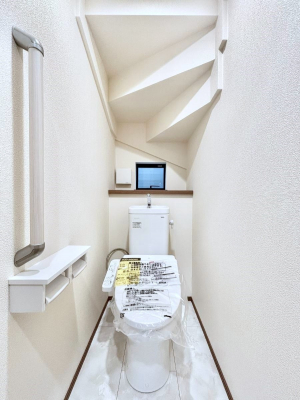 �g�C���@�g�C����1�K��2�K���ꂼ��ɔz�u����Ă��ĂƂĂ��֗��ł��B 