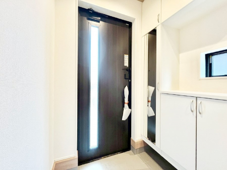 ց@ʔ͂Ƒ̎ʐ^G߂̃CeAŏIƂĉoł܂