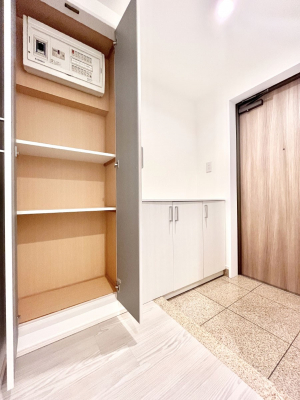 ���̑����ρ@�����Ղ���[�ł���V���[�Y�{�b�N�X�ŉƑ��S���̌C���A���ւ�������B  