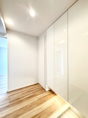 ���̑����ρ@�����Ղ���[�ł���V���[�Y�{�b�N�X�ŉƑ��S���̌C���A���ւ�������B  