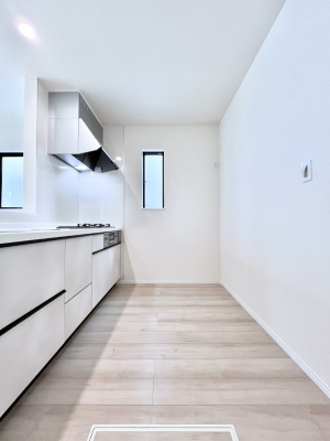 �L�b�`���@�u�₩�ȕ����ʂ蔲����L�b�`���B��������̂Ŗ��邭���C�ɂ��𗧂��܂��B