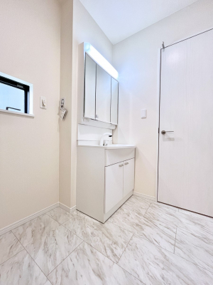 ���̑��@�������̂�����K��Ԃł��B�����̐g�x�x���C�����ǂ����g�������܂��B 