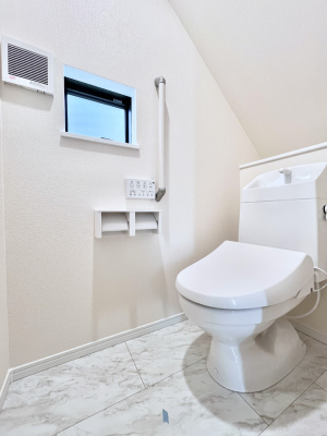 �g�C���@�g�C����1�K��2�K���ꂼ��ɔz�u����Ă��ĂƂĂ��֗��ł��B 