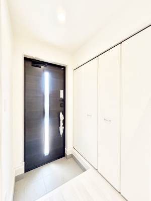 ���ց@�K���X�X���b�g�̓��������փh�A�������Ɍ���͂��Ă���܂�