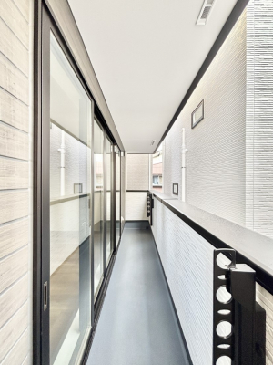 �o���R�j�[�@�㕔�ɉ������������Ă���̂ŋ}�ȉJ�̎��ɂ����S�ł��B 