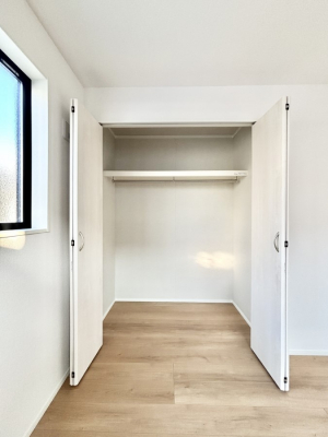 ���[�@�m���̃N���[�[�b�g�B���s��������̂Ō���̈ߗނ�����������܂�܂��B