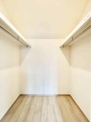 ̑@EH[NCN[[bgtŐԂLpł܂B