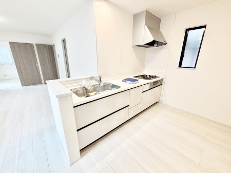 �L�b�`���@���������Ȃ��炲�Ƒ��Ƃ̉�b���y���߂�ΖʃJ�E���^�[�L�b�`��