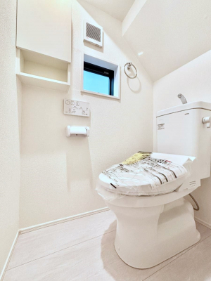 �g�C���@�g�C����1�K��2�K���ꂼ��ɔz�u����Ă��ĂƂĂ��֗��ł��B 