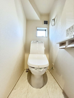 �g�C���@�g�C����1�K��2�K���ꂼ��ɔz�u����Ă��ĂƂĂ��֗��ł��B 