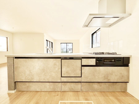 �L�b�`���@�������������I�ɁA�y�����I�V�X�e���L�b�`��