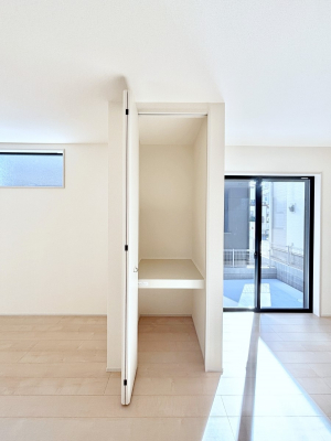 ���̑����ρ@���r���O���[�B�����Ɏ��[������ƕ����W�܂�LDK���X�b�L���Еt�������ł��ˁB  