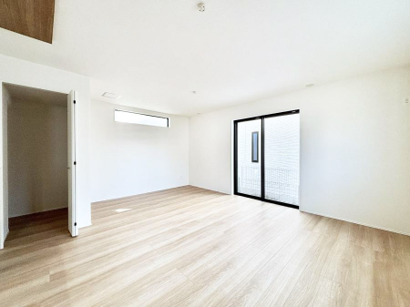 ���r���O�@�傫�ȑ����炽���Ղ�̗z���ƕ����������郊�r���O