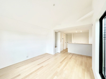 ̑ρ@u܁vuvƑƂ̃R~jP[V[܂郊rOCKi܂B 