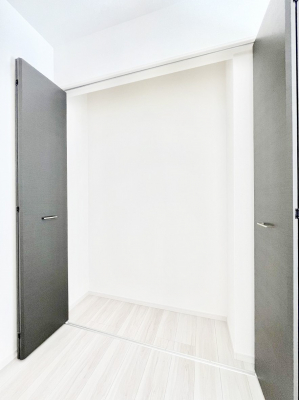 ���[�@�H�i����p�i�̃X�g�b�N���X�b�L�����[�ł���p���g���[�t���ł��B