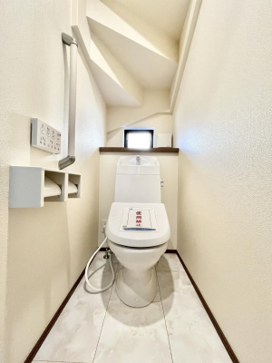 �g�C���@�g�C����1�K��2�K���ꂼ��ɔz�u����Ă��ĂƂĂ��֗��ł��B 