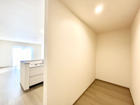 ���̑����ρ@�L�b�`���ɂ̓p���g���[�I�H�ނ̃X�g�b�N�͂������A���p�i�̎��[�Ȃǎg�����͂��낢��I