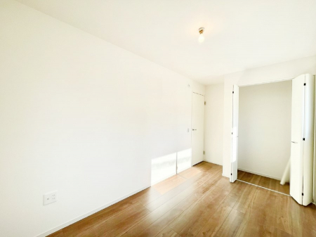 �Q���@�g���₷���`�Ńx�b�g��Ƌ�̒u�����ɂ����邱�Ƃ�����܂���B