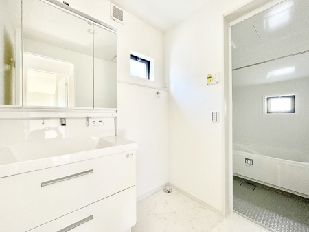 ̑@ʏ͂Ƃ̂Xy[XŁAgxx̃XLPASɗ]TĂłłB