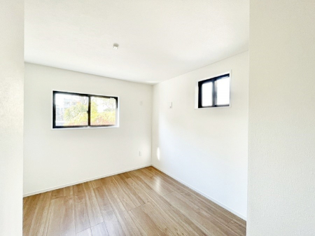 �Q���@�g���₷���`�Ńx�b�g��Ƌ�̒u�����ɂ����邱�Ƃ�����܂���B