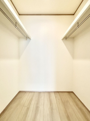 ̑@EH[NCN[[bgtŐԂLpł܂B