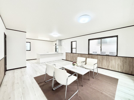 ���r���O�@�������������͋C�̂k�c�j�͉Ƒ��݂�Ȃ̉��K���