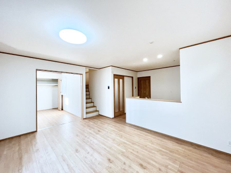 ���r���O�@�����u�������܁v�u��������v�Ƒ��Ƃ̃R�~���j�P�[�V�������[�܂郊�r���O�C���K�i�B 