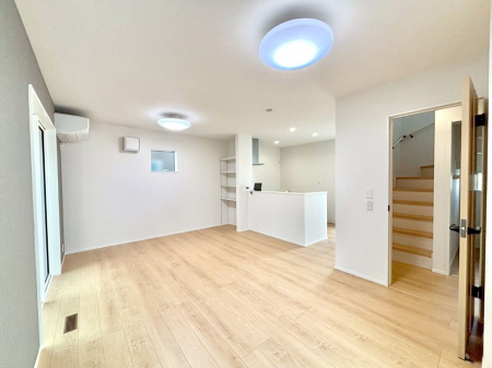 ���r���O�@�������������͋C�̂k�c�j�͉Ƒ��݂�Ȃ̉��K���  