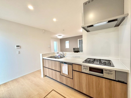 �L�b�`���@���������Ȃ���ł����Ƒ��Ƃ̉�b���y���߂�ΖʃL�b�`��