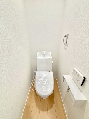 �g�C���@�g�C����1�K��2�K���ꂼ��ɔz�u����Ă��ĂƂĂ��֗��ł��B 