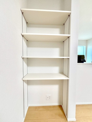 ���̑����ρ@���r���O���[�B�����Ɏ��[������ƕ����W�܂�LDK���X�b�L���Еt�������ł��ˁB  